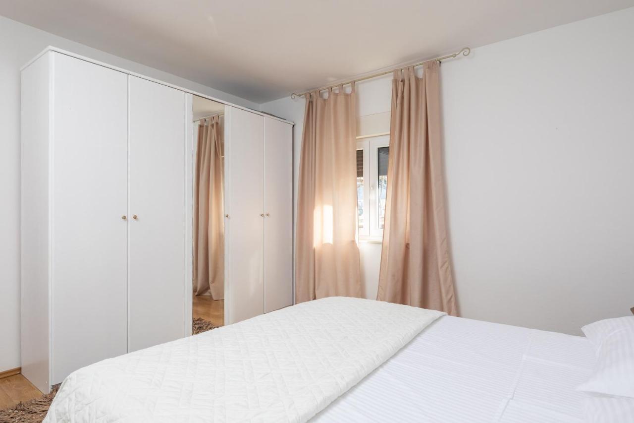 Apartament App - Private Parking & Terrace *